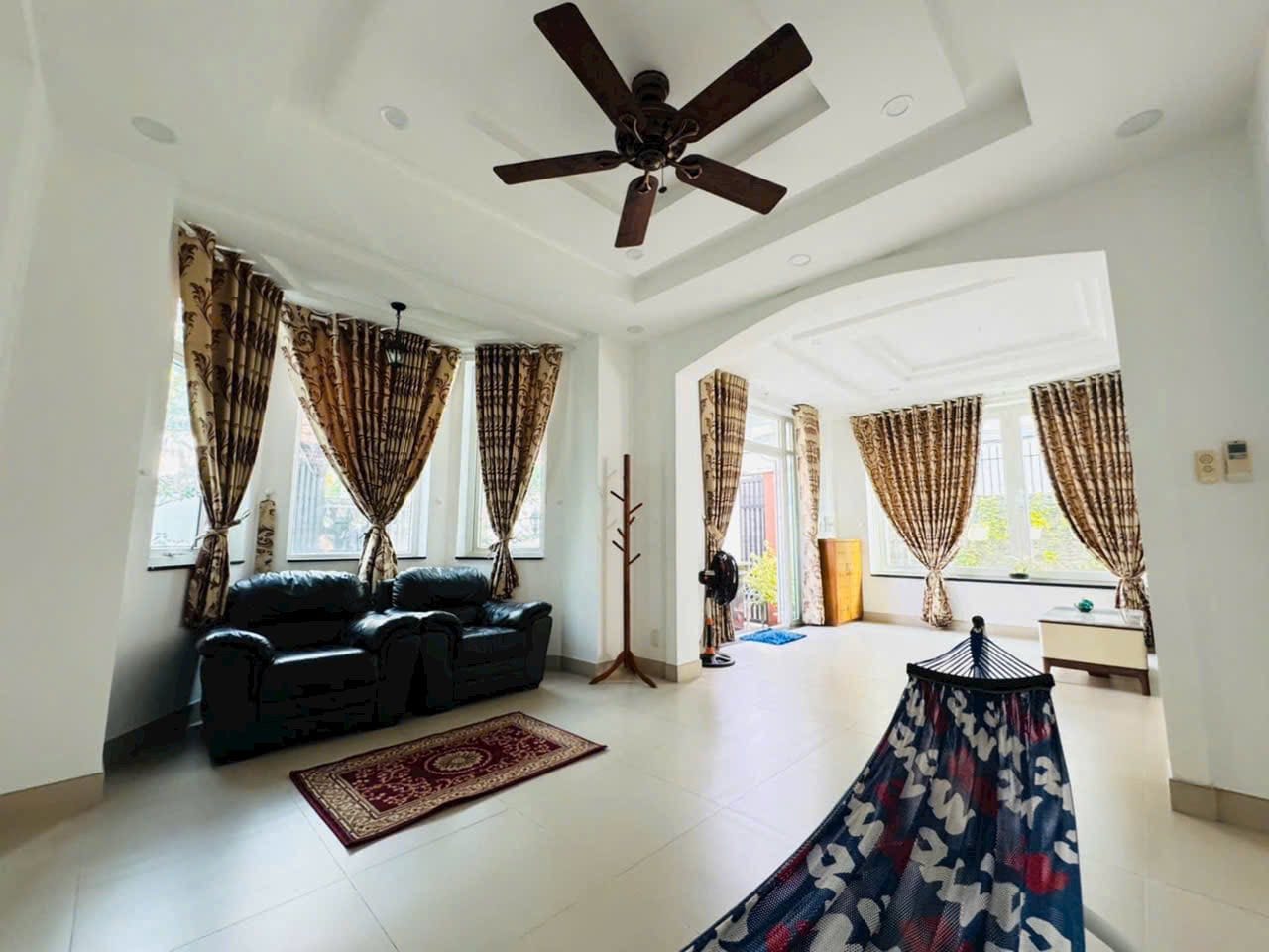 Cần bán gấp biệt thự 9x17m đối diện Vạn Phúc