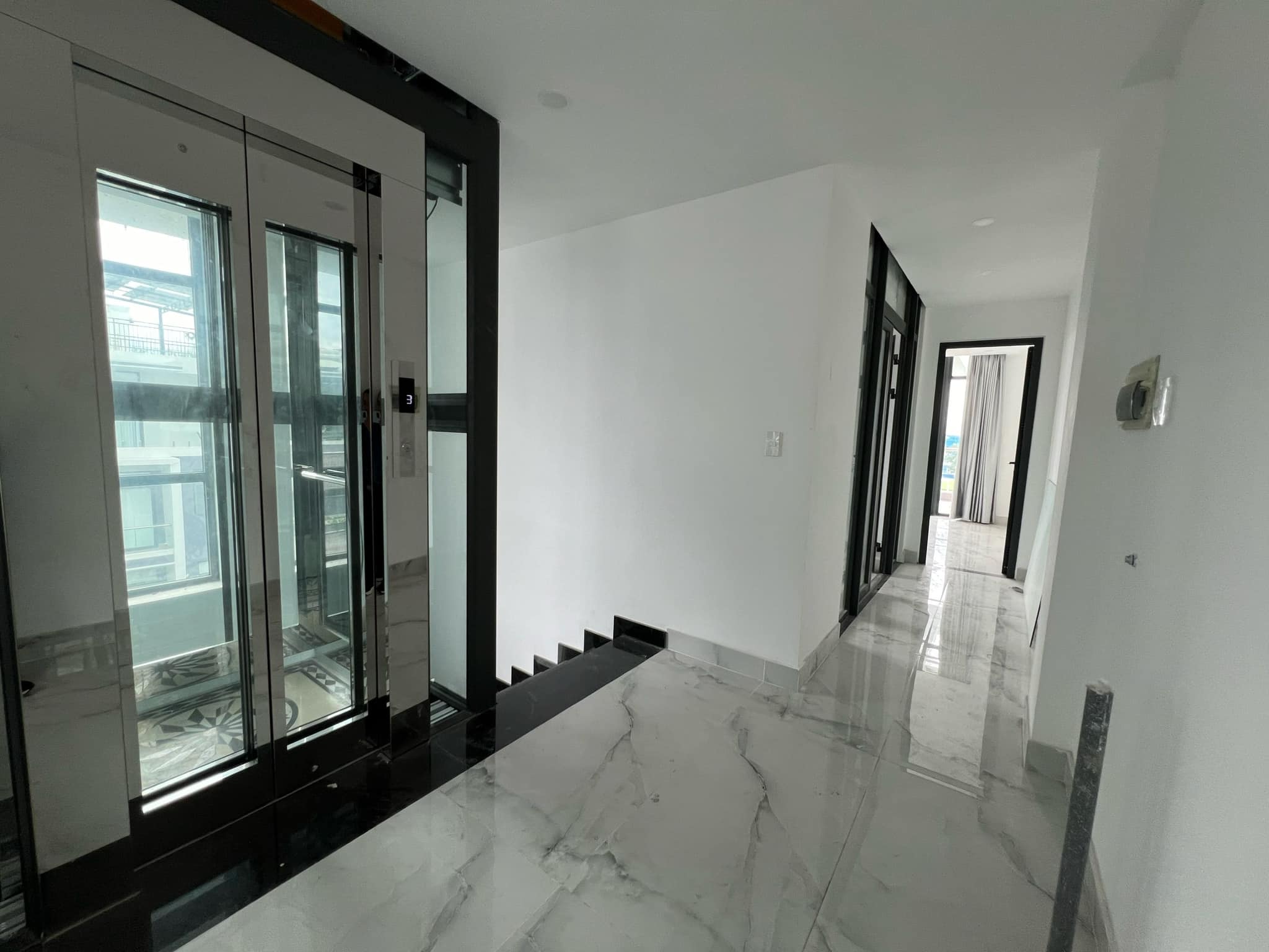 Bán nhà phố góc 182m2 hướng Đông Nam đường 20m tại Vạn Phúc
