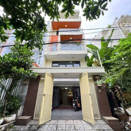 Bán nhà phố 90m2 có thang máy, bên sông Hiệp Bình Chánh