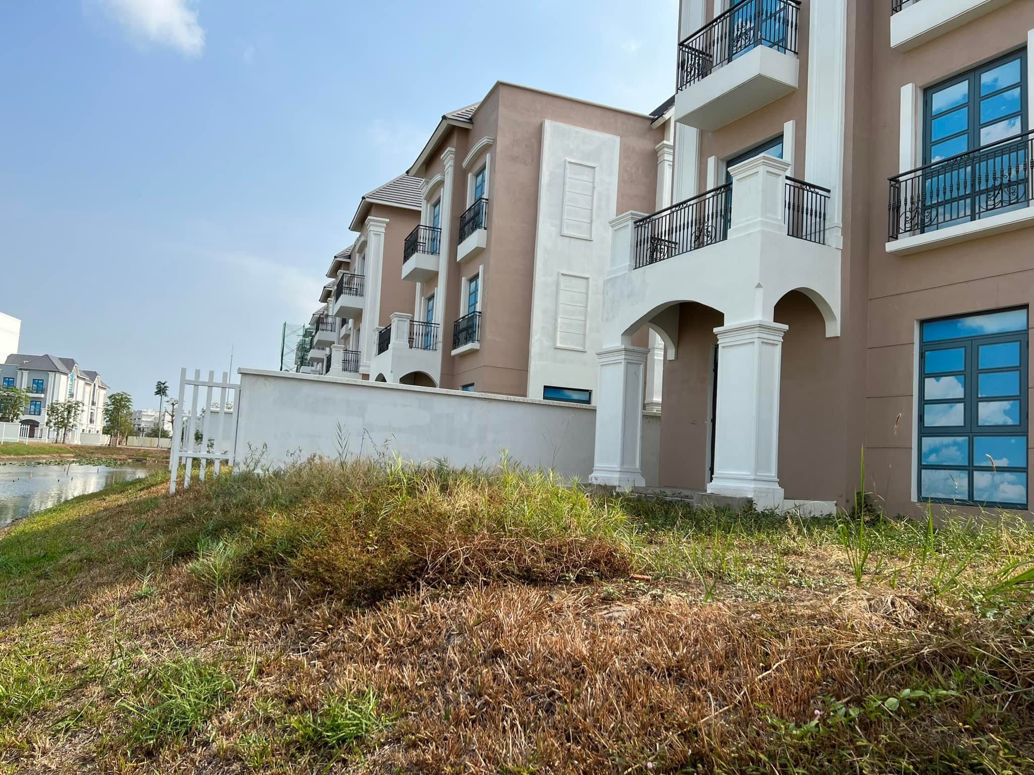 Bán biệt thự compound 457m2 ven hồ sen Vinhomes Grand Park