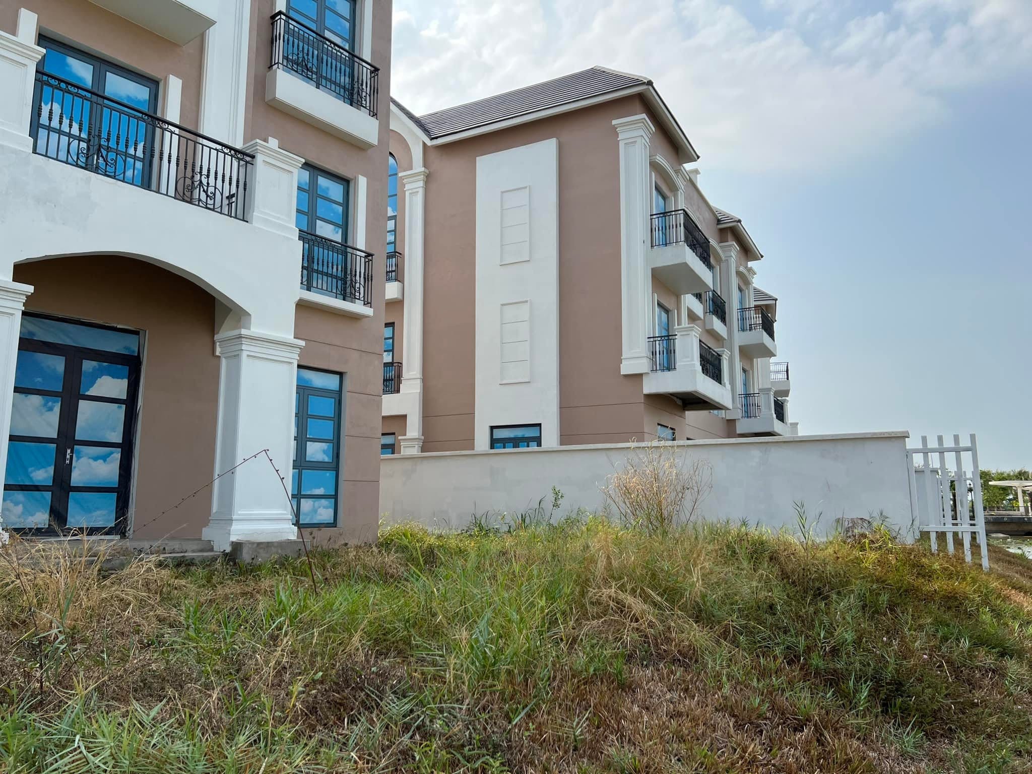 Bán biệt thự compound 457m2 ven hồ sen Vinhomes Grand Park