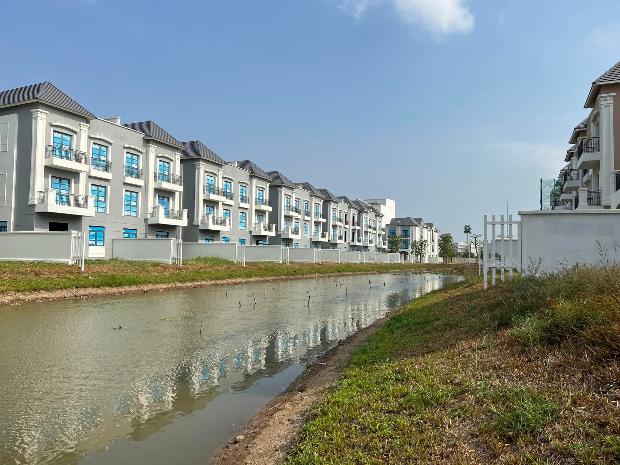 Bán biệt thự compound 457m2 ven hồ sen Vinhomes Grand Park