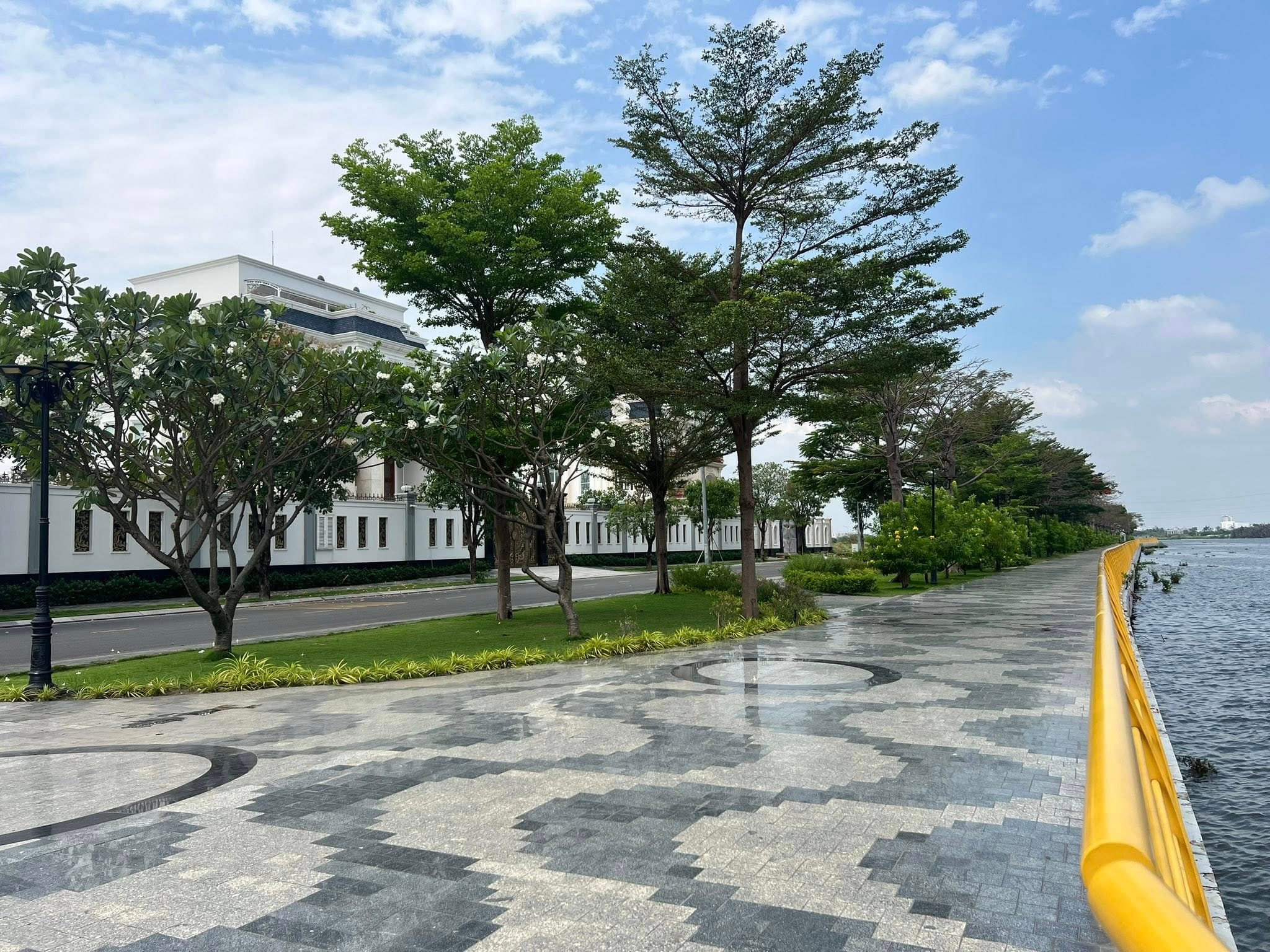 Bán lô đất 423m2 khu bên sông Sài Gòn giáp Vạn Phúc