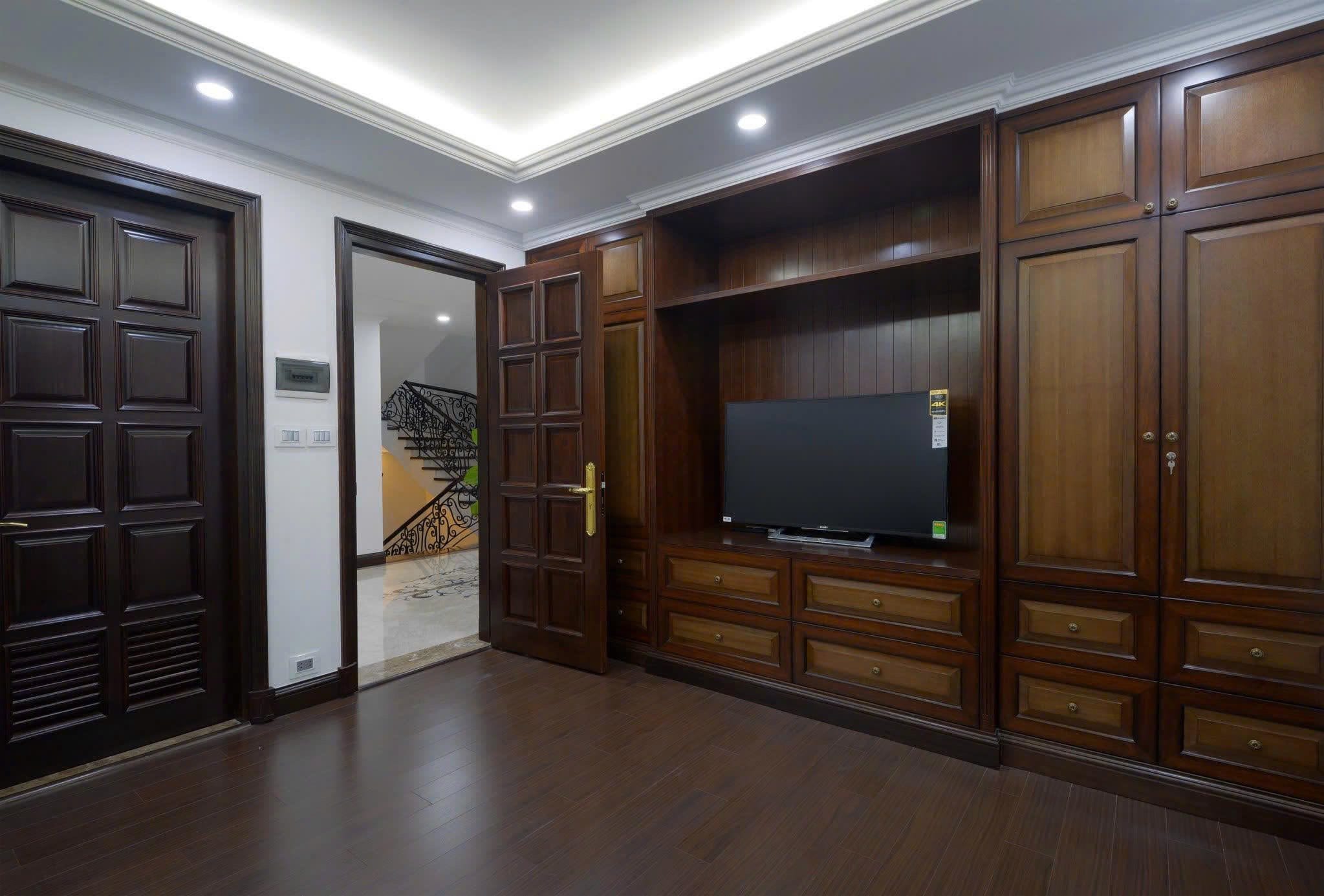 Bán biệt thự góc 238m2 ngã tư trung tâm bên sông Hiệp Bình Chánh