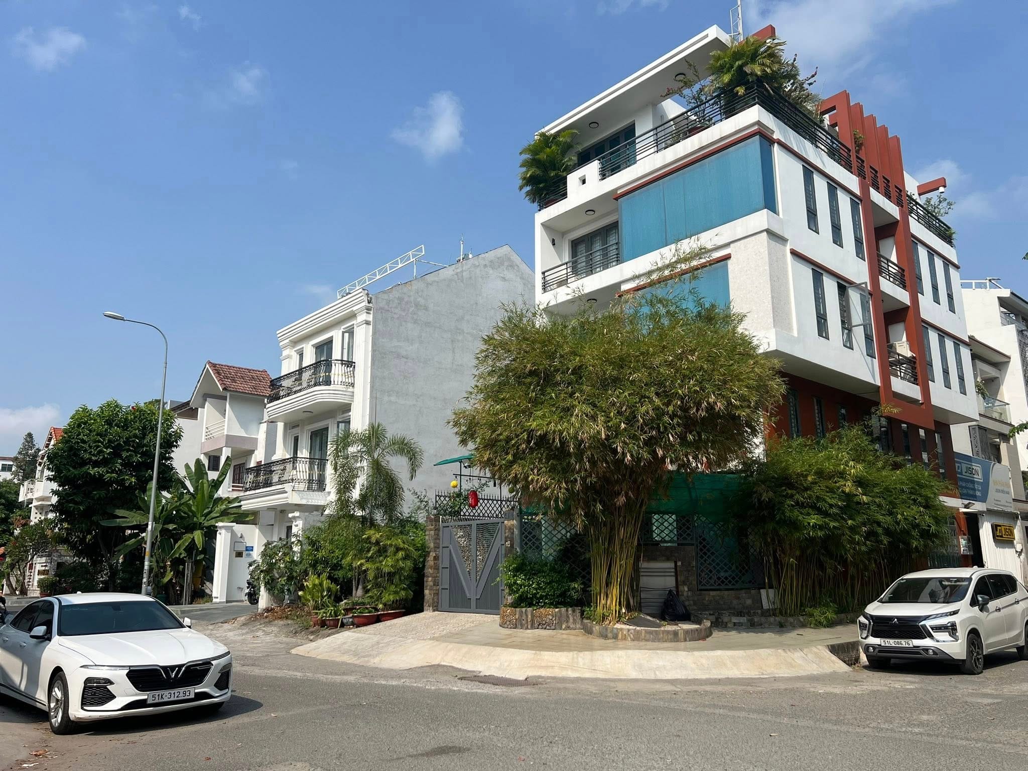 Bán nhà phố 116m2 dự án Phú Nhuận bên sông Sài Gòn phường Hiệp Bình Chánh