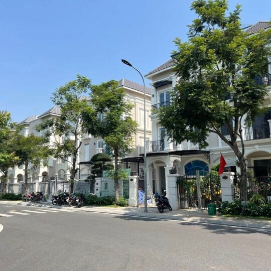 Bán biệt thự 200m2 compound ở Vinhomes Grand Park Quận 9
