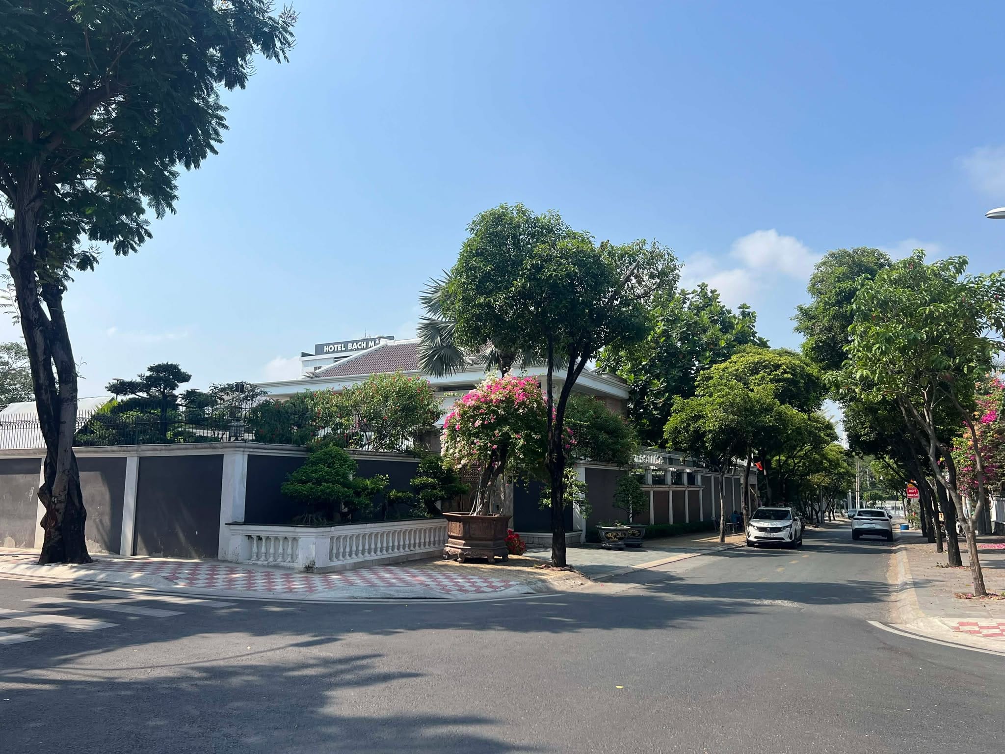 Bán biệt thự sân vườn 716m2 ở Làng biệt thự Đại Học Bình Thọ, Thủ Đức