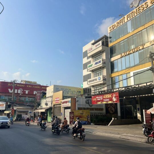 Bán tòa nhà 135m2 mặt tiền đường Tô Ngọc Vân Thủ Đức