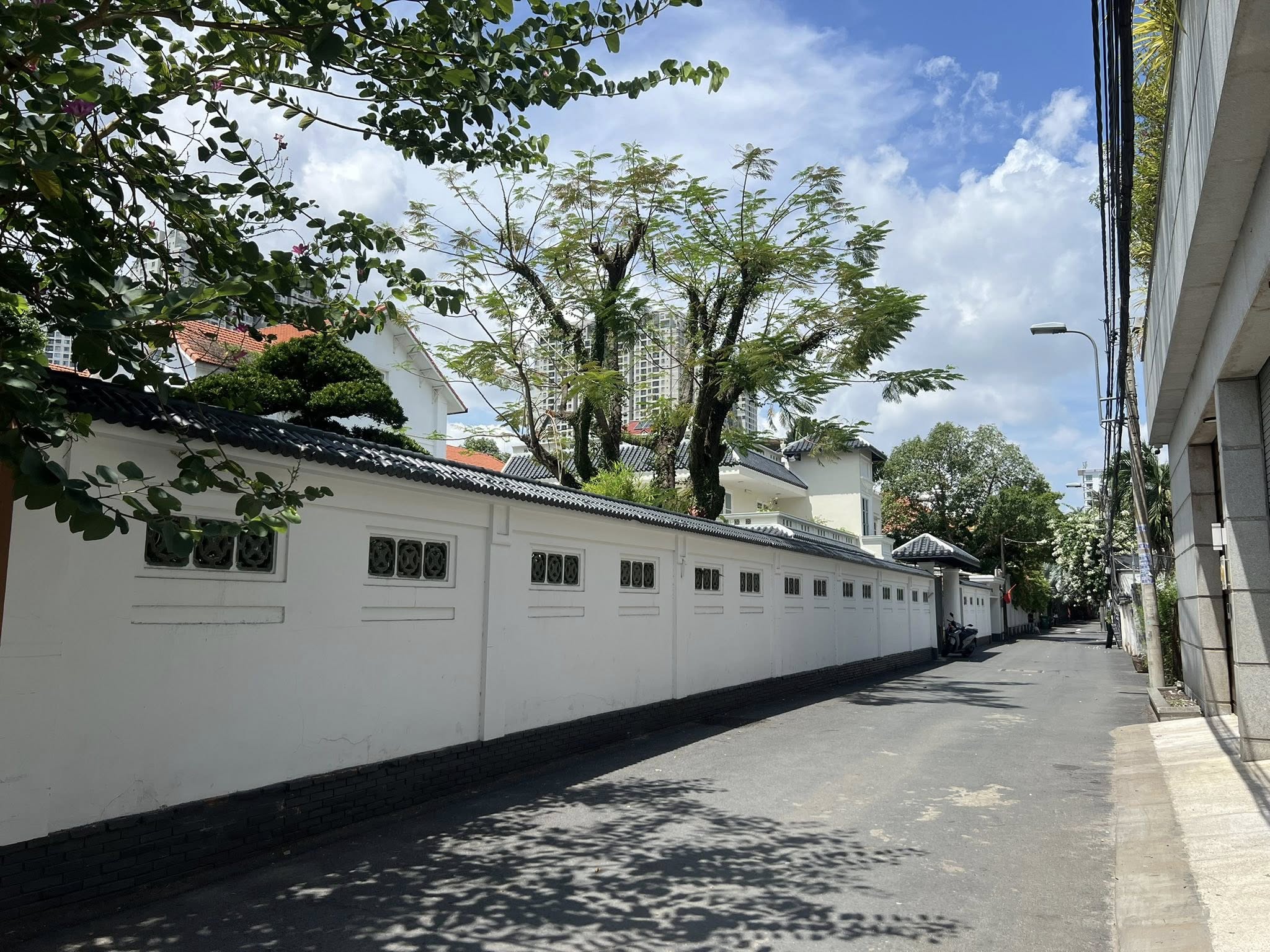 Biệt thự 970m2 ở Thảo Điền cách sông Sài Gòn 150m
