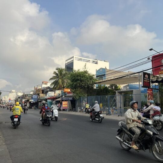 Bán nhà 1200m2 mặt tiền 143 Ung Văn Khiêm quận Bình Thạnh