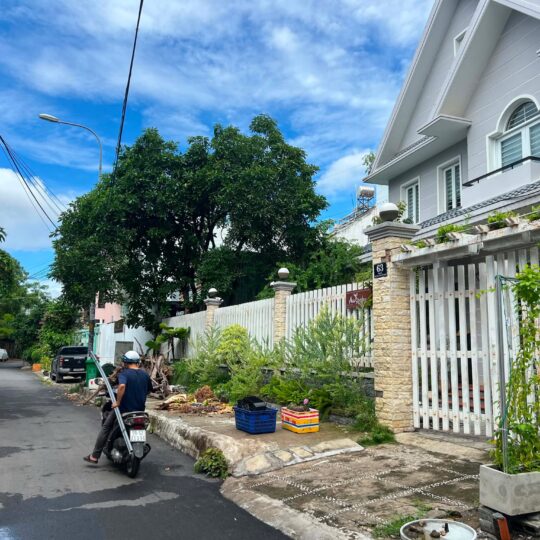Bán biệt thự 222m2 bên sông Sài Gòn phường Hiệp Bình Chánh Thủ Đức