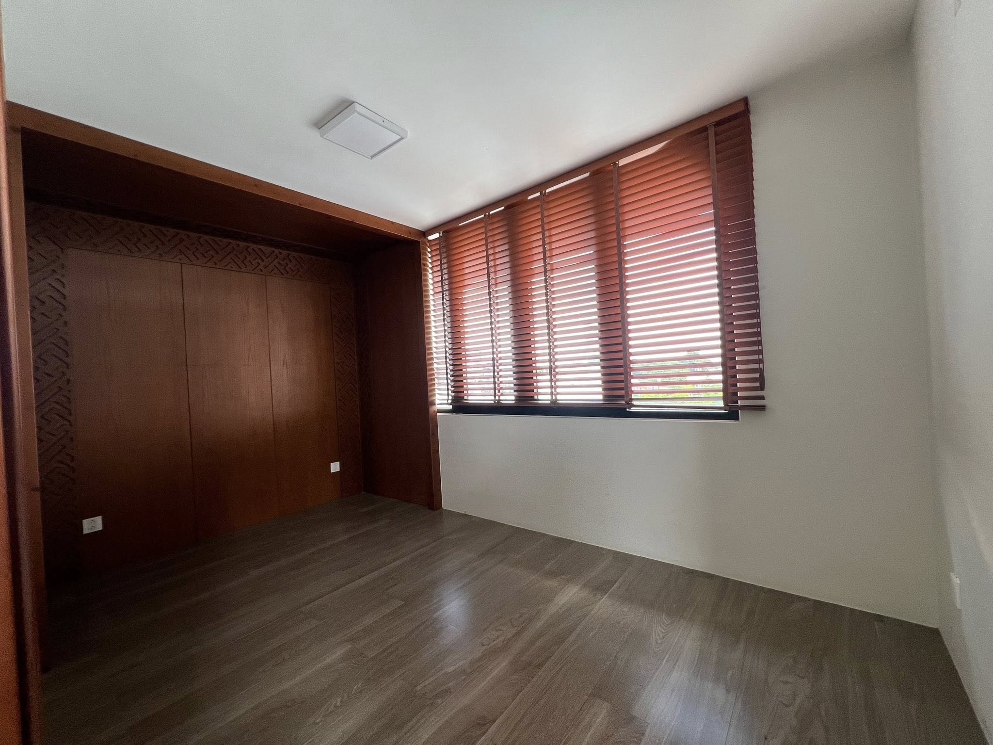 Biệt thự 275m2 góc bên sông Sài Gòn phường Hiệp Bình Chánh, Thủ Đức