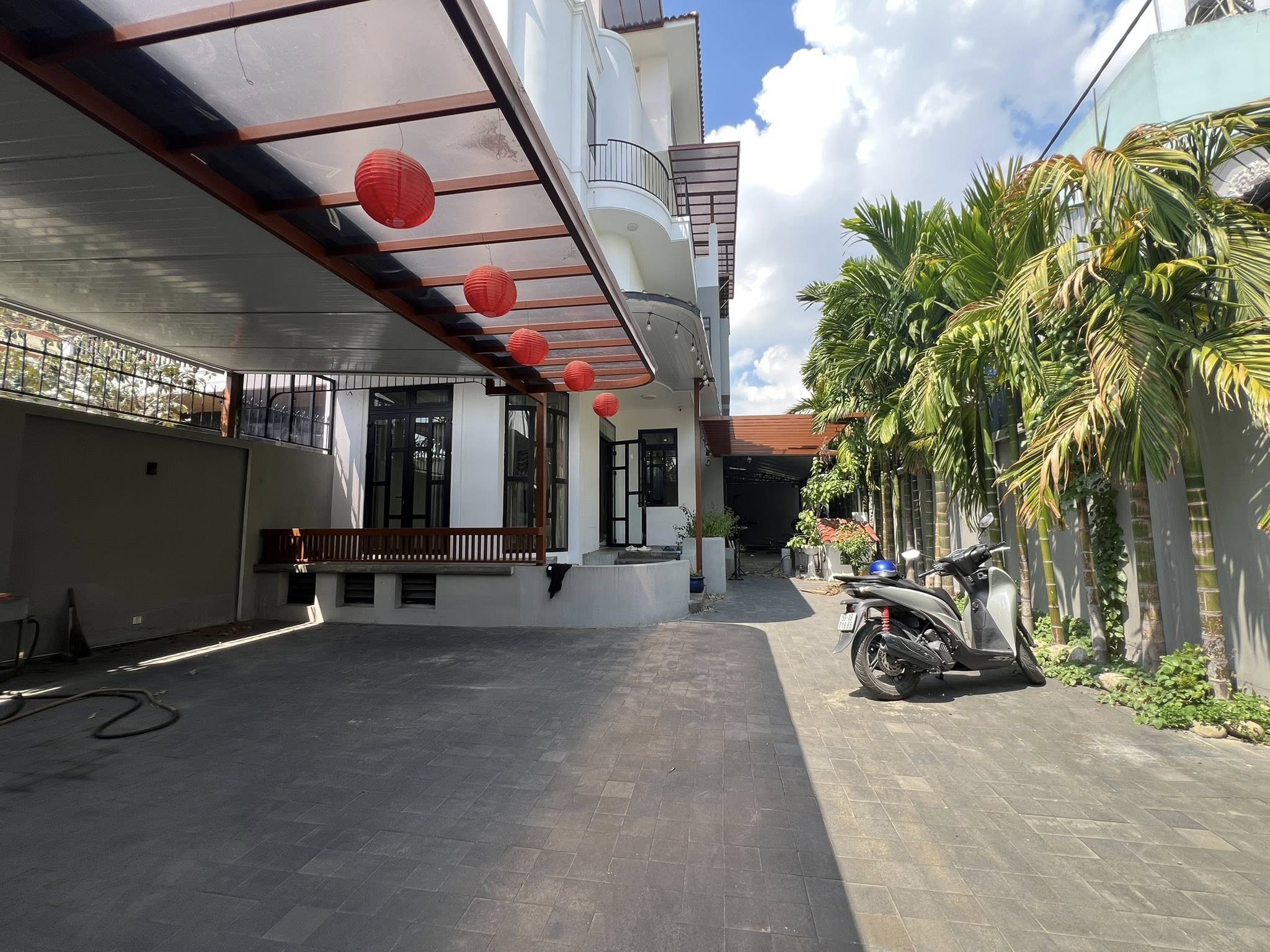 Biệt thự 275m2 góc bên sông Sài Gòn phường Hiệp Bình Chánh, Thủ Đức