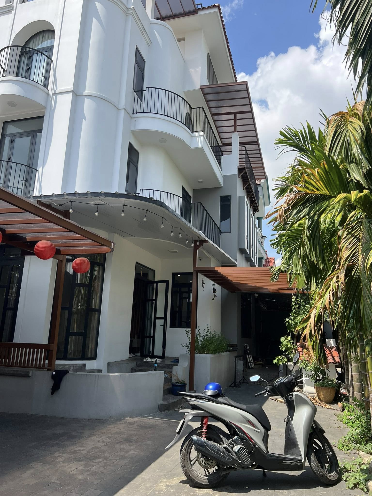 Biệt thự 275m2 góc bên sông Sài Gòn phường Hiệp Bình Chánh,Thủ Đức
