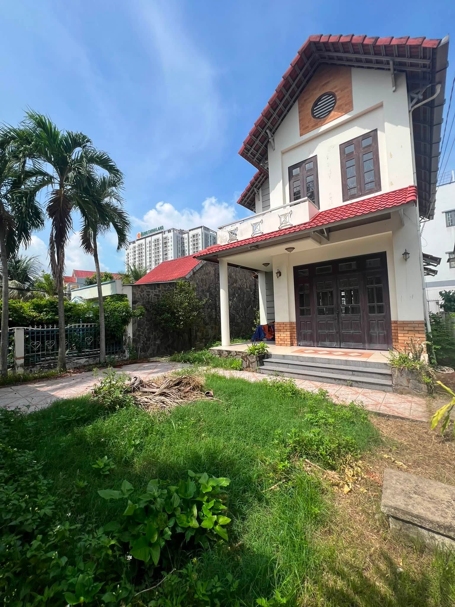 Bán biệt thự sân vườn 260m2 ở Trường Thọ Thủ Đức gần Vành đai 2
