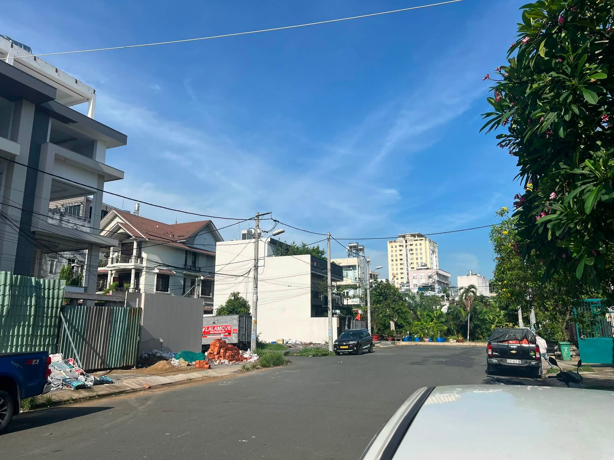 Bán lô đất 122m2 mặt tiền đường 20m bên sông Sài Gòn phường Hiệp Bình