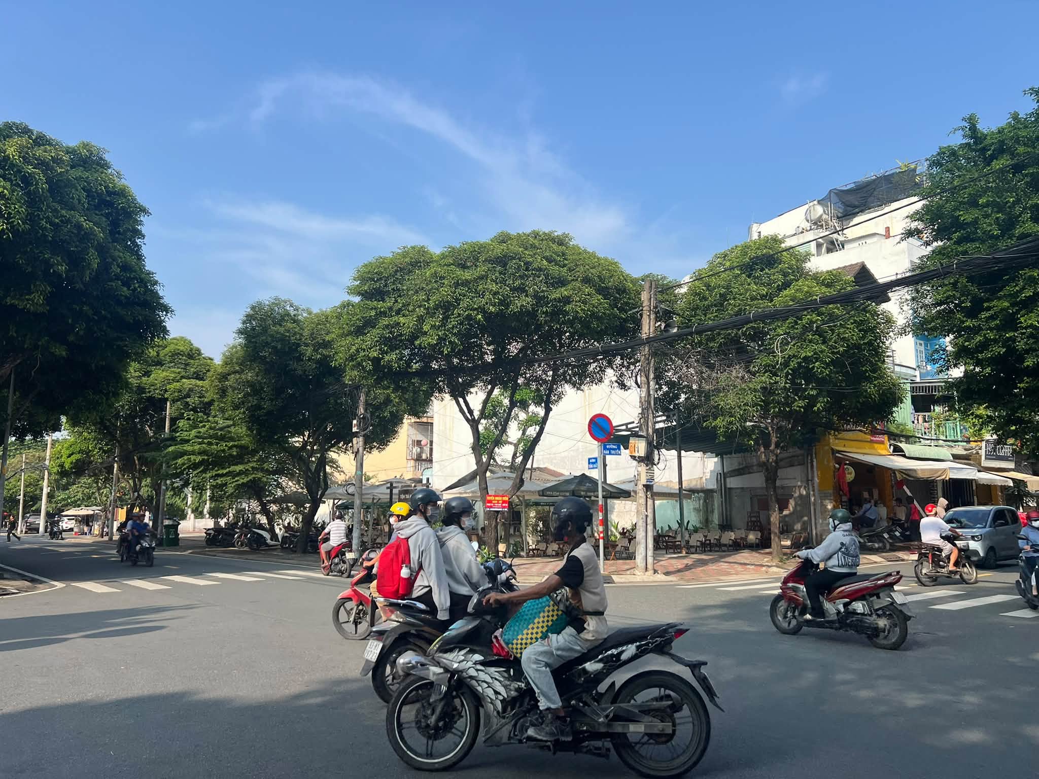 Lô đất 197m2 góc 2 mặt tiền ngã tư đường Thống Nhất với Hàn Thuyên Bình Thọ Thủ Đức