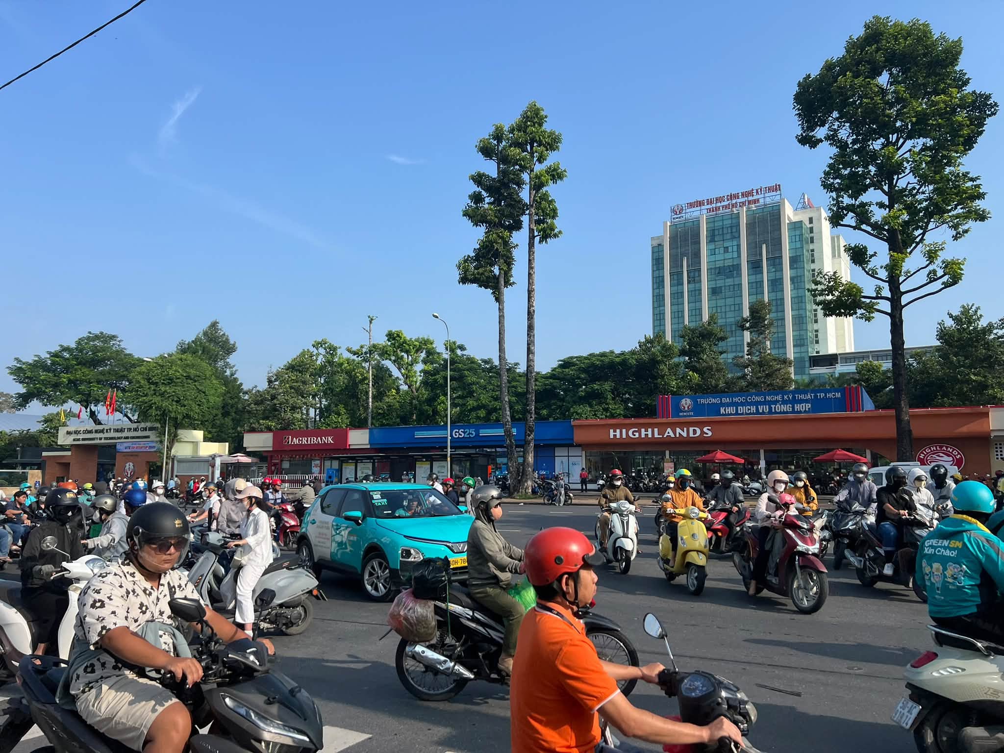 Bán lô đất 197m2 góc 2 mặt tiền ngã tư đường Thống Nhất với Hàn Thuyên Bình Thọ Thủ Đức